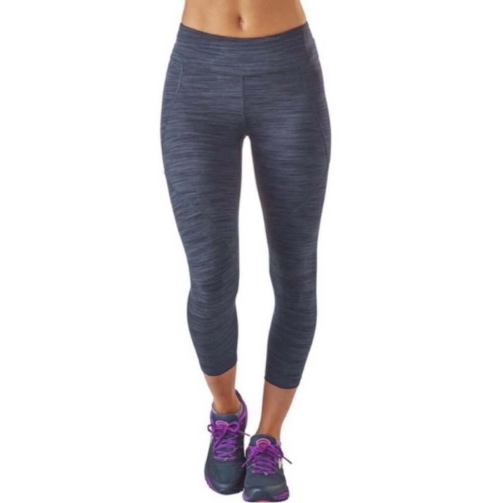 Patagonia Womens Centered Crop Tights in Space Dye Dolomite Blue size Small